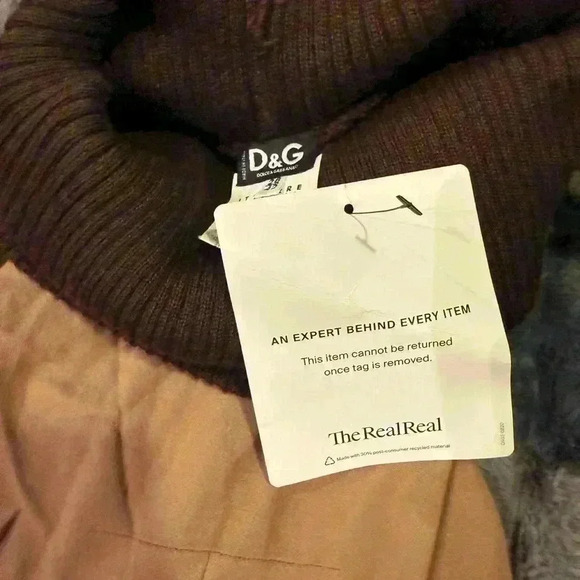 Authentic dolce and Gabbana size 28/42 fits like a size small dress - Picture 5 of 5